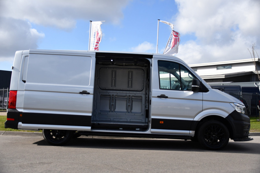 Volkswagen Crafter 35 2.0 TDI L3H2 Highline PB Edition Adaptieve Cruise, Camera, Carplay, Clima, LED, Stoelverwarming, Multimedia, Sensoren, Uniek!