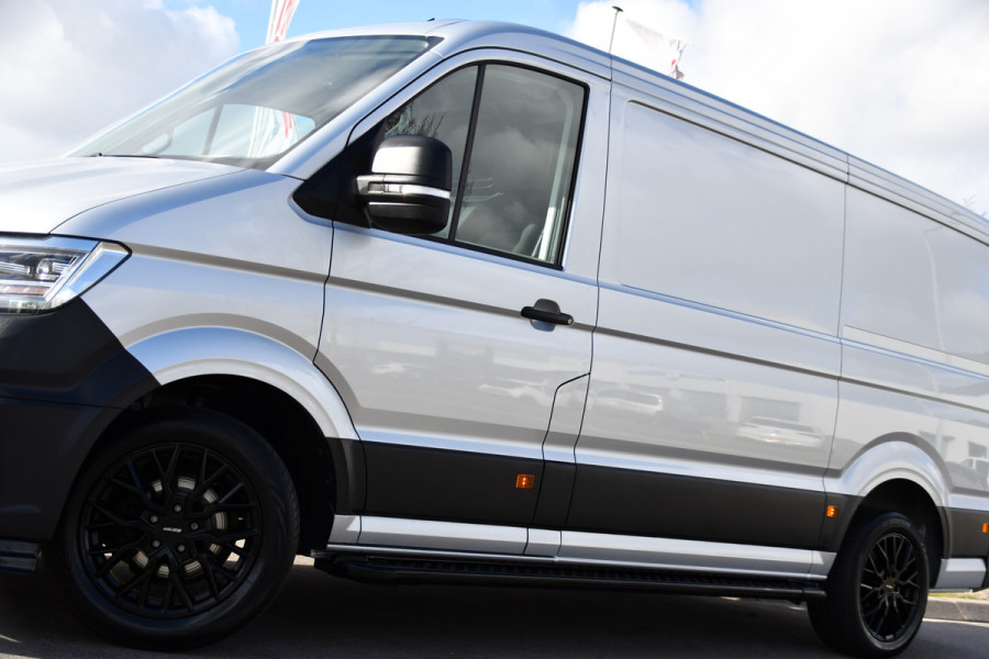 Volkswagen Crafter 35 2.0 TDI L3H2 Highline PB Edition Adaptieve Cruise, Camera, Carplay, Clima, LED, Stoelverwarming, Multimedia, Sensoren, Uniek!
