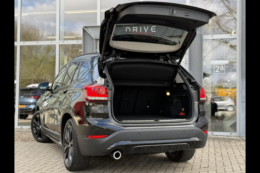 BMW X1 xDrive25e High Ex. Sportline Black|Leer|memory|Cam|Sfeer