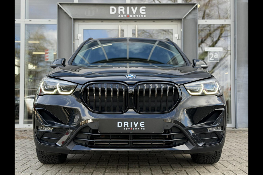 BMW X1 xDrive25e High Ex. Sportline Black|Leer|memory|Cam|Sfeer