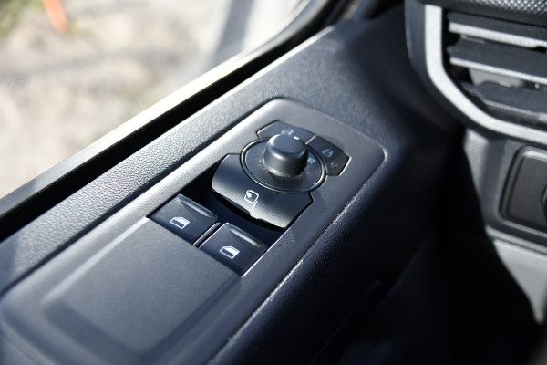 Ford Transit Custom 300 2.0 TDCI L2H1 PB Edition Adaptieve Cruise, Virtual, Carplay, Camera, 170pk, Automaat, LED, NAVI, Sensoren, Uniek!