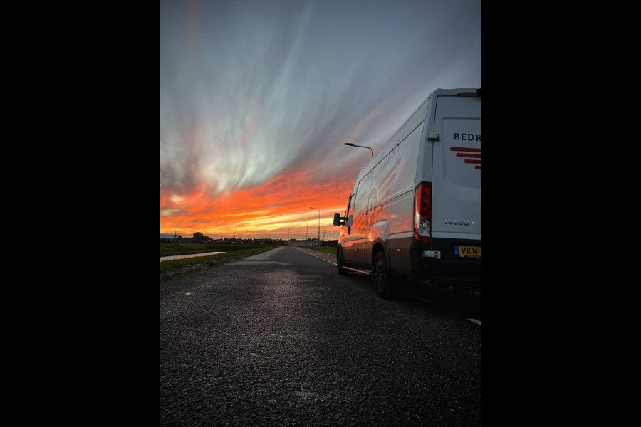 Mercedes-Benz Sprinter 319 V6 3.0 CDI L2H2 PB Edition Adaptieve Cruise, Camera, Carplay, LED, 3500kg Trekhaak, LED, Stoelverwarming, NAVI, Virtual, Uniek!