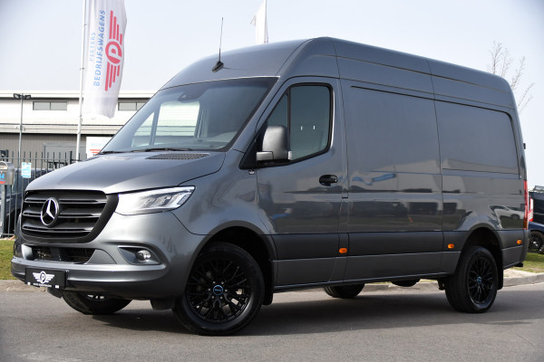 Mercedes-Benz Sprinter 319 V6 3.0 CDI L2H2 PB Edition Adaptieve Cruise, Camera, Carplay, LED, 3500kg Trekhaak, LED, Stoelverwarming, NAVI, Virtual, Uniek!
