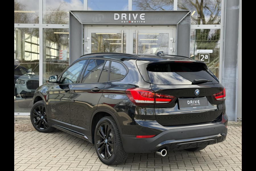BMW X1 xDrive25e High Ex. Sportline Black|Leer|memory|Cam|Sfeer