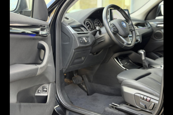 BMW X1 xDrive25e High Ex. Sportline Black|Leer|memory|Cam|Sfeer