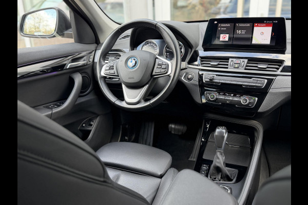BMW X1 xDrive25e High Ex. Sportline Black|Leer|memory|Cam|Sfeer