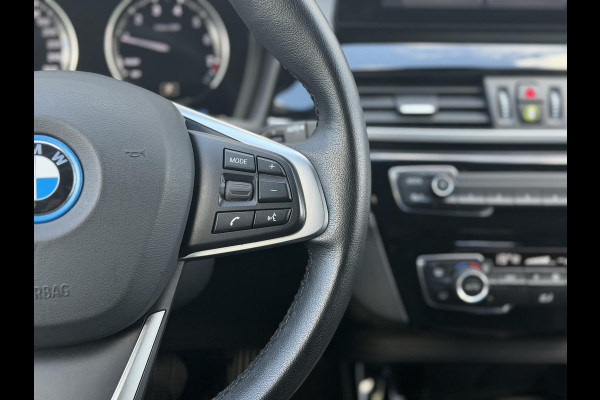 BMW X1 xDrive25e High Ex. Sportline Black|Leer|memory|Cam|Sfeer