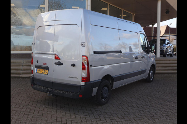 Renault Master T35 2.3 dCi 150 PK AUTOMAAT L2H2 + CARPLAY | CAMERA | 2500 KG TREKHAAK | CRUISE | NAVIGATIE
