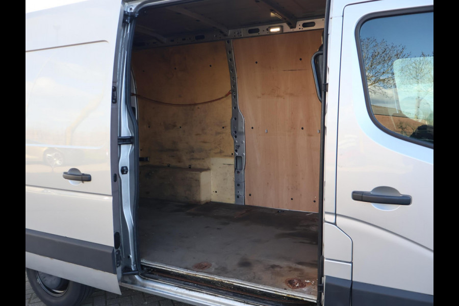 Renault Master T35 2.3 dCi 150 PK AUTOMAAT L2H2 + CARPLAY | CAMERA | 2500 KG TREKHAAK | CRUISE | NAVIGATIE