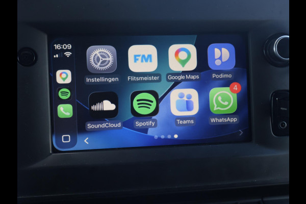 Renault Master T35 2.3 dCi 150 PK AUTOMAAT L2H2 + CARPLAY | CAMERA | 2500 KG TREKHAAK | CRUISE | NAVIGATIE