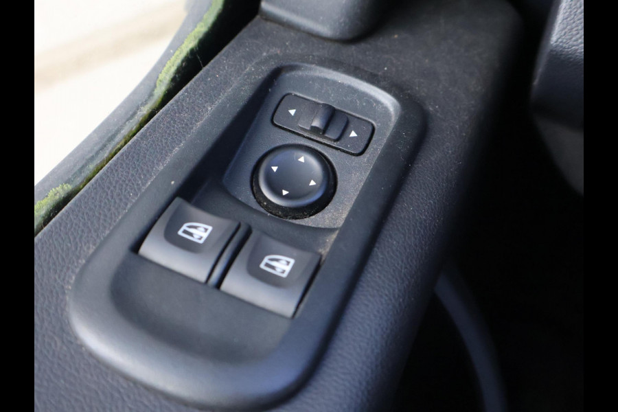 Renault Master T35 2.3 dCi 150 PK AUTOMAAT L2H2 + CARPLAY | CAMERA | 2500 KG TREKHAAK | CRUISE | NAVIGATIE