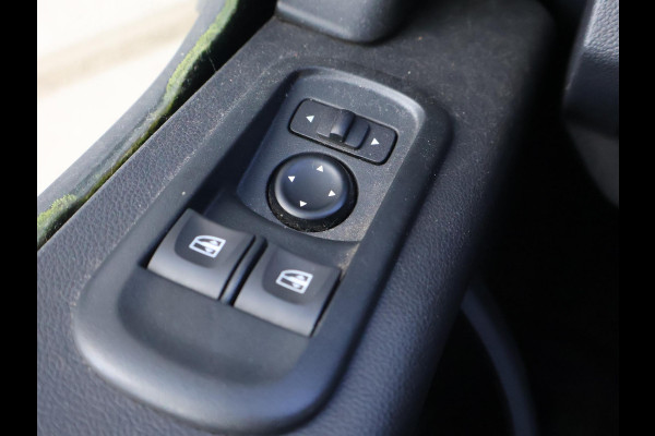 Renault Master T35 2.3 dCi 150 PK AUTOMAAT L2H2 + CARPLAY | CAMERA | 2500 KG TREKHAAK | CRUISE | NAVIGATIE
