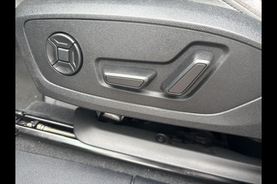 Audi Q3 45 TFSI e S edition | Bellen voor bezichtiging | S-Line | Sportstoelen | Leder | Stoelverwarming |  Achteruitrijcamera 360 | SCI |
