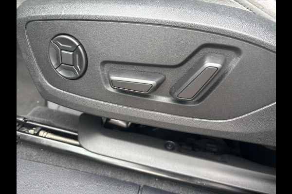 Audi Q3 45 TFSI e S edition | Bellen voor bezichtiging | S-Line | Sportstoelen | Leder | Stoelverwarming |  Achteruitrijcamera 360 | SCI |