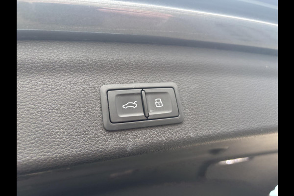 Audi Q3 45 TFSI e S edition | Bellen voor bezichtiging | S-Line | Sportstoelen | Leder | Stoelverwarming |  Achteruitrijcamera 360 | SCI |