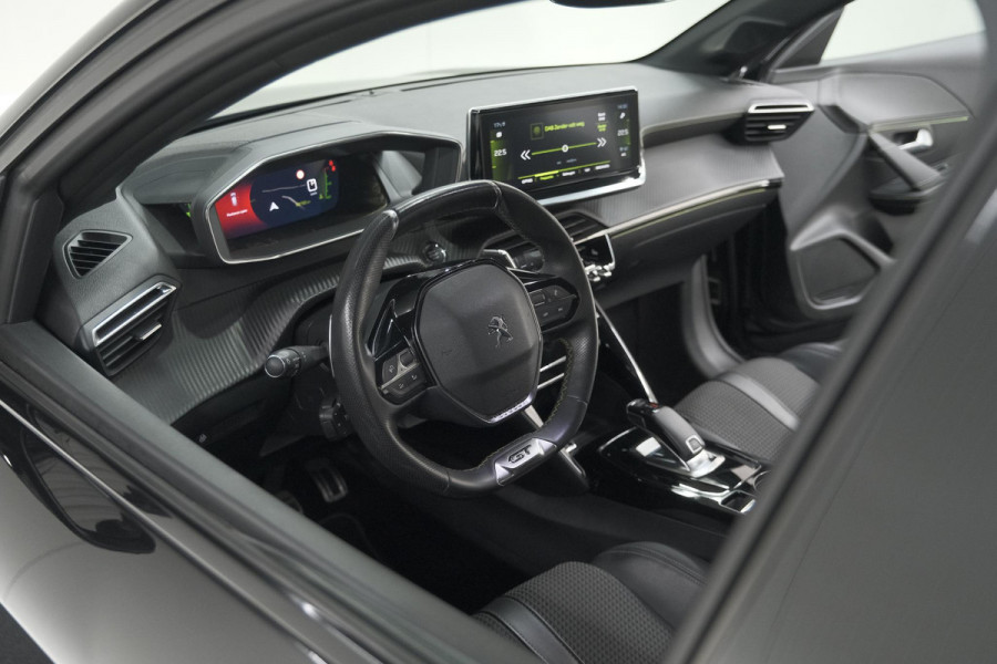 Peugeot 208 PureTech 130 EAT8 GT-Line | Camera | Adaptieve Cruise Control | Stoelverwarming | Navigatie
