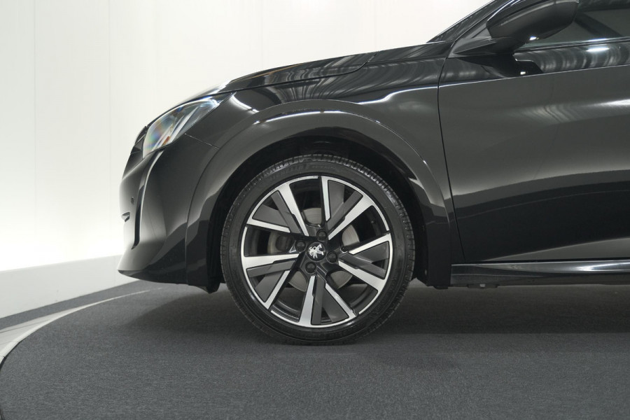 Peugeot 208 PureTech 130 EAT8 GT-Line | Camera | Adaptieve Cruise Control | Stoelverwarming | Navigatie
