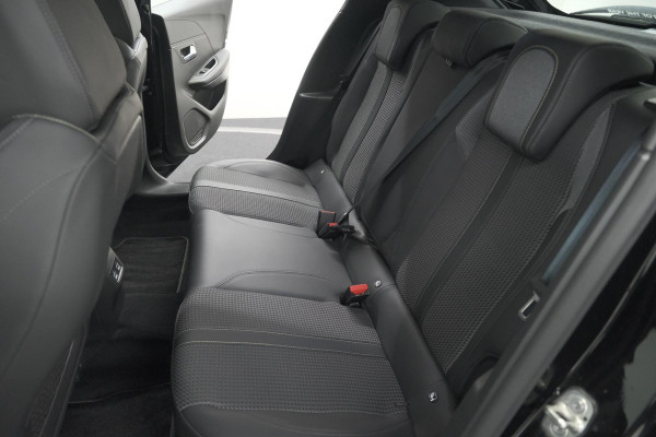 Peugeot 208 PureTech 130 EAT8 GT-Line | Camera | Adaptieve Cruise Control | Stoelverwarming | Navigatie