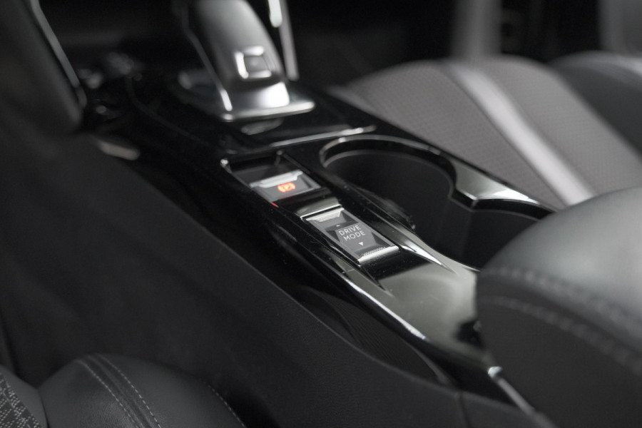 Peugeot 208 PureTech 130 EAT8 GT-Line | Camera | Adaptieve Cruise Control | Stoelverwarming | Navigatie
