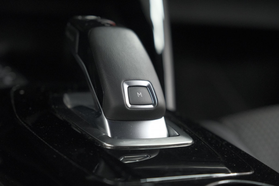 Peugeot 208 PureTech 130 EAT8 GT-Line | Camera | Adaptieve Cruise Control | Stoelverwarming | Navigatie