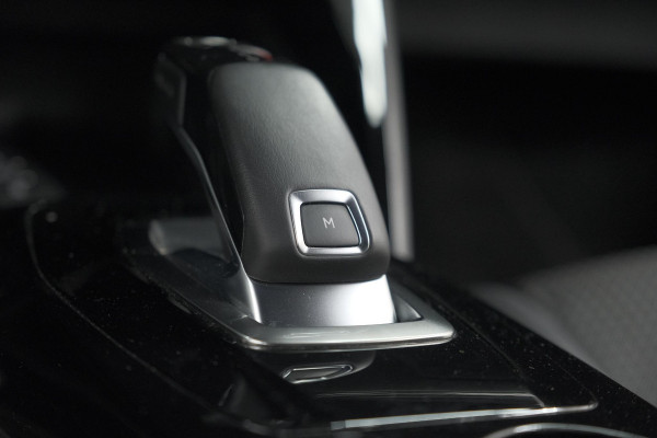 Peugeot 208 PureTech 130 EAT8 GT-Line | Camera | Adaptieve Cruise Control | Stoelverwarming | Navigatie