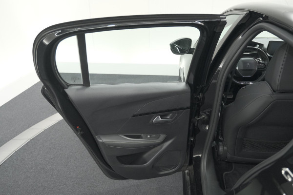Peugeot 208 PureTech 130 EAT8 GT-Line | Camera | Adaptieve Cruise Control | Stoelverwarming | Navigatie