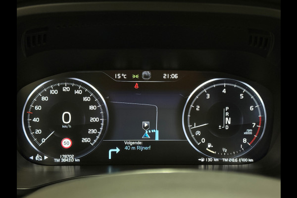 Volvo XC60 2.0 T5 Inscription Trekhaak Pano Navi Harman/Kardon Camera Carplay Hud Memory Leder