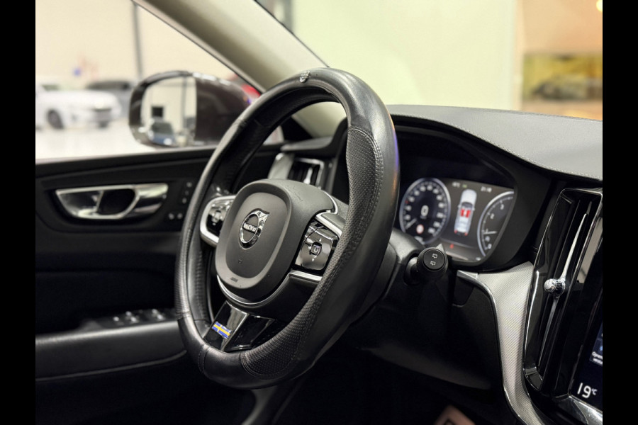 Volvo XC60 2.0 T5 Inscription Trekhaak Pano Navi Harman/Kardon Camera Carplay Hud Memory Leder