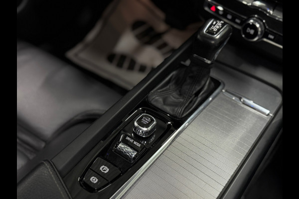 Volvo XC60 2.0 T5 Inscription Trekhaak Pano Navi Harman/Kardon Camera Carplay Hud Memory Leder