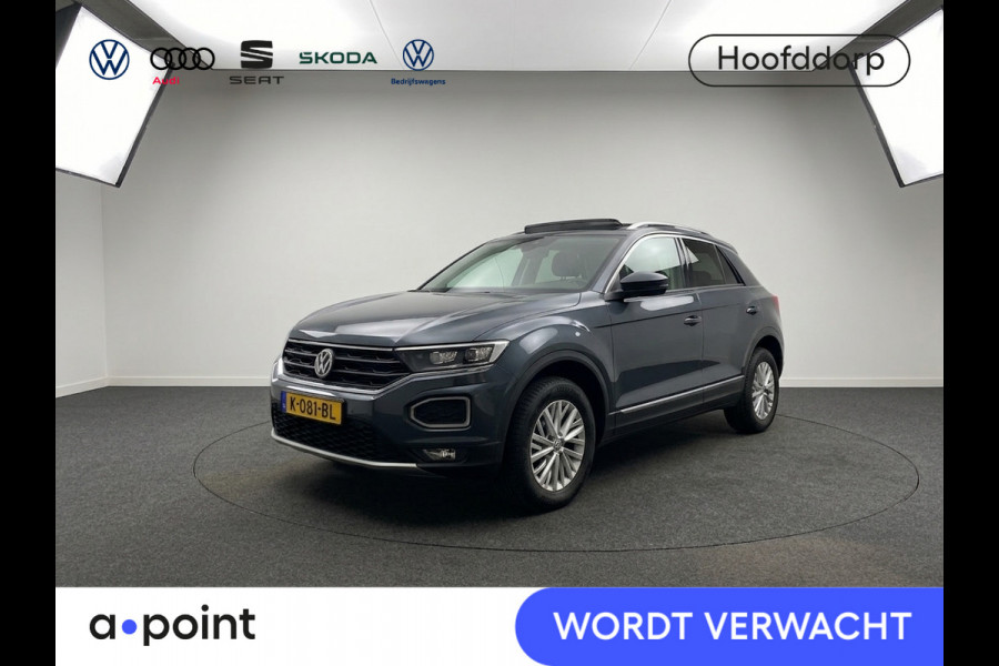 Volkswagen T-Roc 1.5 TSI Style 150 pk | Navigatie | Panoramadak | Trekhaak | Parkeersensoren | Achteruitrijcamera | Voll. digitaal instrumentenpaneel |