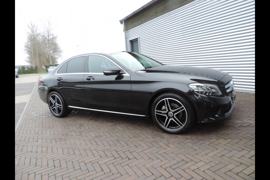 Mercedes-Benz C-Klasse 180 Business Solution Plus Upgrade Edition