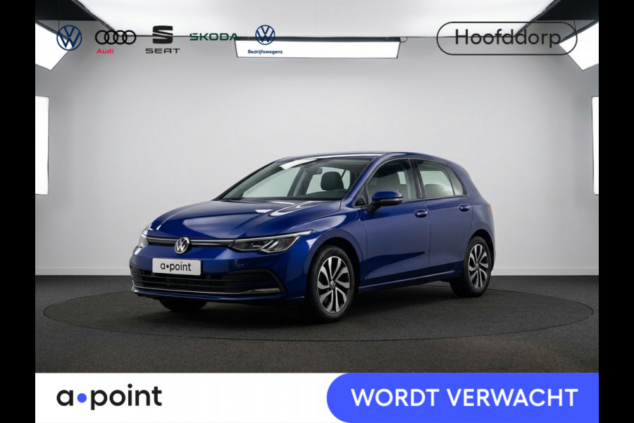 Volkswagen Golf 1.0 eTSI Life Active 110 pk Automaat (DSG) | Verlengde garantie | Navigatie | Parkeersensoren | Achteruitrijcamera | Autom. airco (3 zones) | Stoelverwarming |