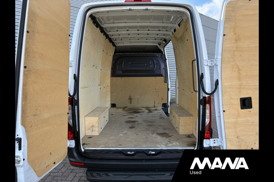 Mercedes-Benz Sprinter 315 150PK L2H2 RWD Automaat LED Camera Cruise Trekhaak