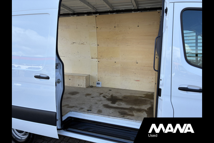 Mercedes-Benz Sprinter 315 150PK L2H2 RWD Automaat LED Camera Cruise Trekhaak
