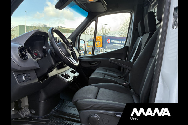 Mercedes-Benz Sprinter 315 150PK L2H2 RWD Automaat LED Camera Cruise Trekhaak