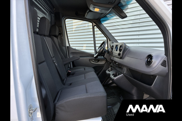 Mercedes-Benz Sprinter 315 150PK L2H2 RWD Automaat LED Camera Cruise Trekhaak