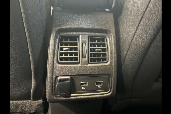 Renault Captur 1.6 E-Tech Plug-in Hybrid 160 R.S. Line Airco ECC Navi Carplay PDC VA + Camera Cruise Control Full LED