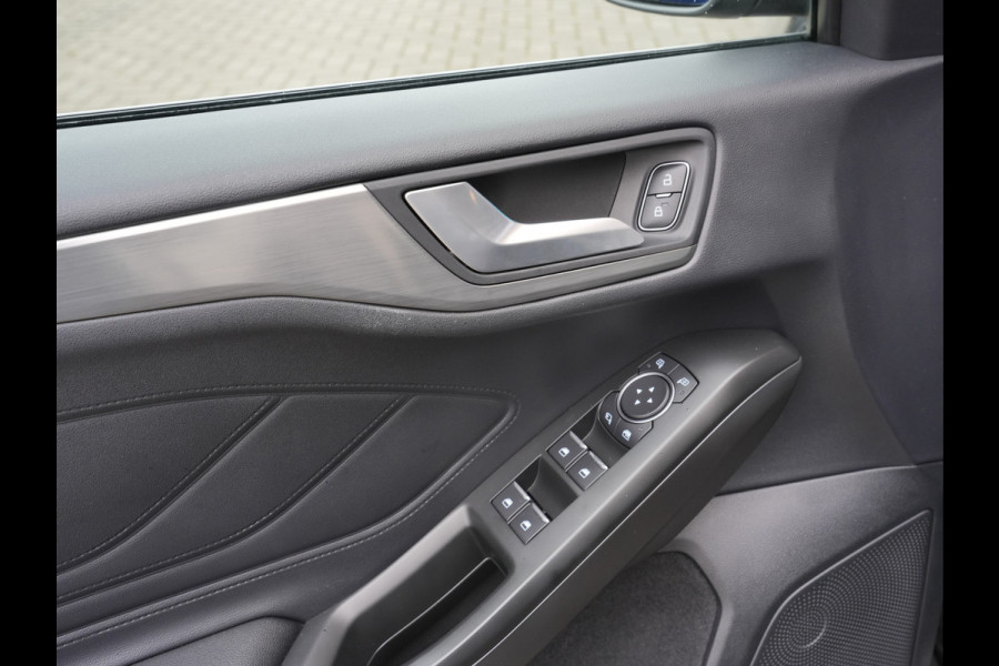 Ford Focus 1.0 EcoBoost Titanium Business | Keyless | Apple Carplay/Android Auto | Trekhaak |
