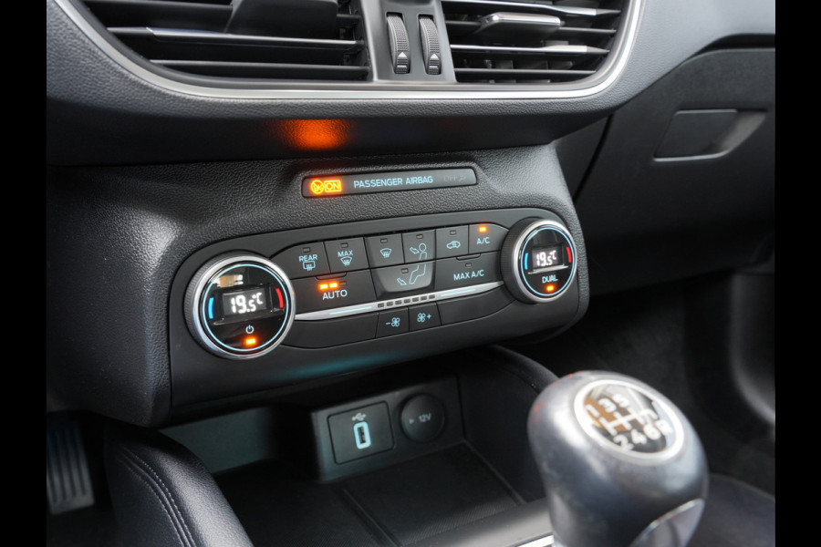 Ford Focus 1.0 EcoBoost Titanium Business | Keyless | Apple Carplay/Android Auto | Trekhaak |