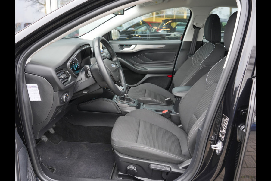 Ford Focus 1.0 EcoBoost Titanium Business | Keyless | Apple Carplay/Android Auto | Trekhaak |