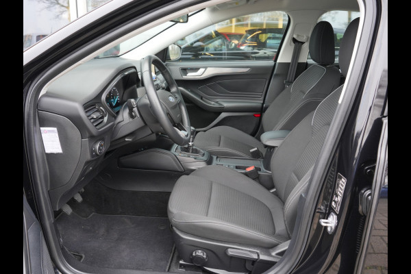 Ford Focus 1.0 EcoBoost Titanium Business | Keyless | Apple Carplay/Android Auto | Trekhaak |