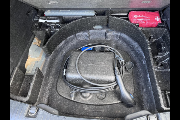 Ford Kuga 2.5 PHEV ST-Line X | Head up Display | Trekhaak | Winterpack | 19 inch Lichtmetalen velgen