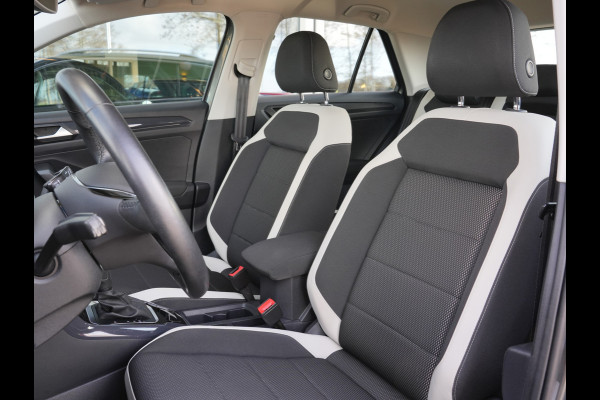 Volkswagen T-Roc 1.5 TSI Sport | Voorstoelen verwarmd | Cruise control adaptief |