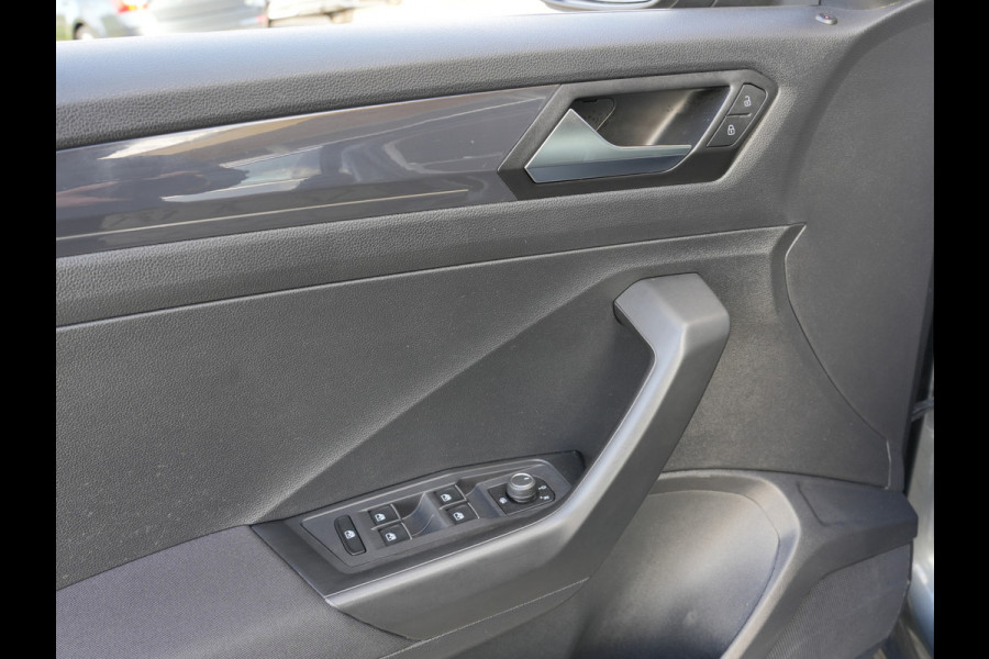 Volkswagen T-Roc 1.5 TSI Sport | Voorstoelen verwarmd | Cruise control adaptief |