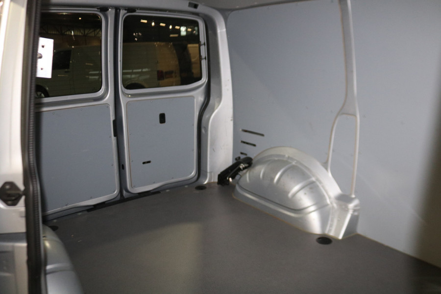 Volkswagen Transporter 2.0 TDI L1 H1 Airco