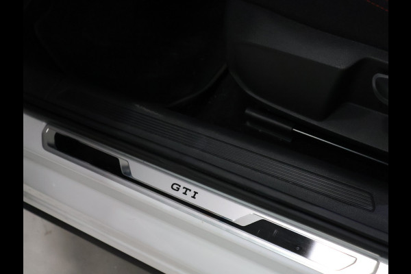 Volkswagen Polo 2.0 TSI GTI [APPLE CARPLAY, ANDROID, SPORTSTUUR, STOELVERWARMING, ADAPTIVE CRUISE, PDC RONDOM, CLIMATE, NIEUWSTAAT]