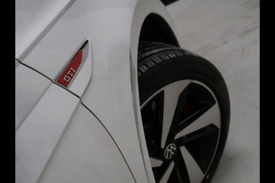 Volkswagen Polo 2.0 TSI GTI [APPLE CARPLAY, ANDROID, SPORTSTUUR, STOELVERWARMING, ADAPTIVE CRUISE, PDC RONDOM, CLIMATE, NIEUWSTAAT]