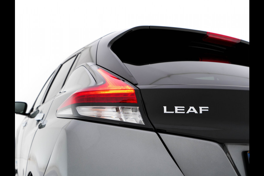 Nissan Leaf 3.Zero Limited Edition 62 kWh {SOH-93%} (INCL-BTW) Aut. *HEATPUMP | LEATHER | FULL-LED | DIGI-COCKPIT | TOPVIEW | BOSE-AUDIO | KEYLESS | DAB+ | BLINDSPOT | ECC | ADAPTIVE-CRUISE | PDC | HEATED-COMFORTSEATS | PRIVACYGLASS | 17"ALU*