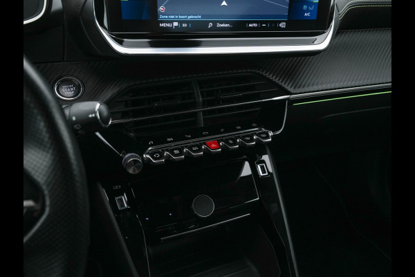 Peugeot e-2008 EV GT 50 kWh {SOH-91%} Aut. *DIGI-COCKPIT | FULL-LED | BLIS | KEYLESS | LEATHER-FABRIC | CAMERA | CARPLAY | CCS-FASTLOADER | DAB+ | NAVI-FULLMAP | ECC | PDC | SPORT-SEATS | AMBIENT-LIGHT | PRIVACY-GLASS | 17''ALU*