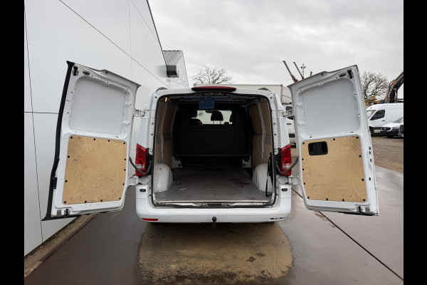 Mercedes-Benz Vito 116 2.1 CDI Automaat L2H1 Adaptieve LED-verlichting Climate Control Cruise Control Trekhaak Carplay Camera Stoelverwarming